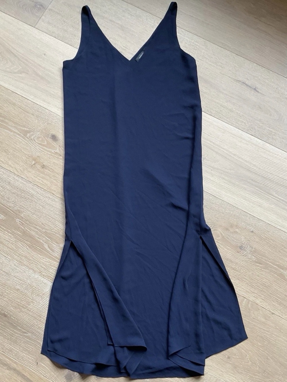 Aritzia Babaton Navy V-Neck Midi Slip Dress - XXS
